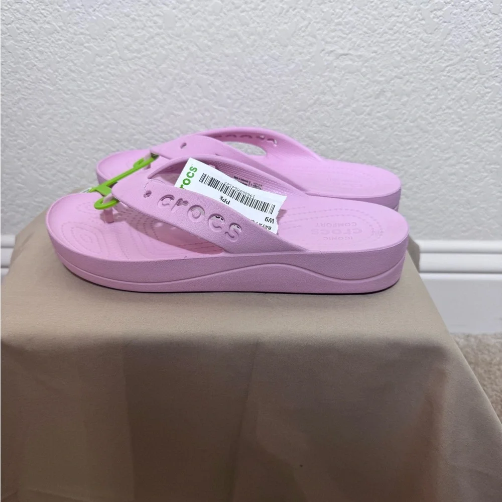 CROCS Women’s Baya Platform Ionic Comfort Flip Flops Size 9 Pink NWT - Picture 2 of 7